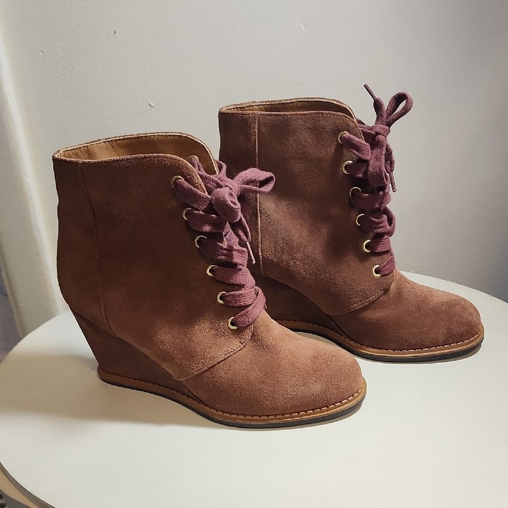 Kate Spade Saundra Brown Wedge Ankle Booties with Lace-Up Closure Size 8.5